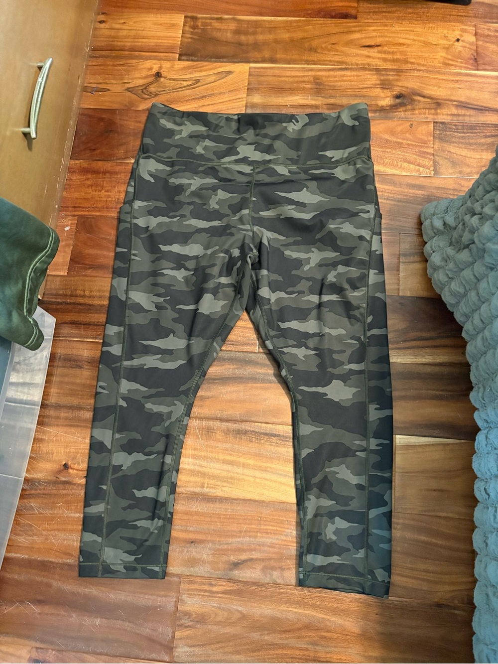 Athleta Camo Leggings Womens 2X Ultimate Stash Pocket Green Athletic (1253)